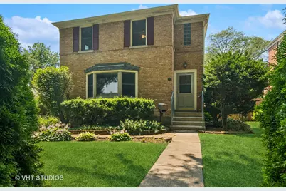 212 N Russel Street, Mount Prospect, IL 60056 - Photo 1