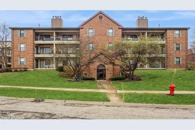 671 Hapsfield Lane #304, Buffalo Grove, IL 60089 - Photo 1