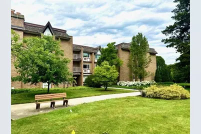 340 Claymoor Drive #3D, Hinsdale, IL 60521 - Photo 1