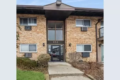 842 Old Willow Road #206, Prospect Heights, IL 60070 - Photo 1