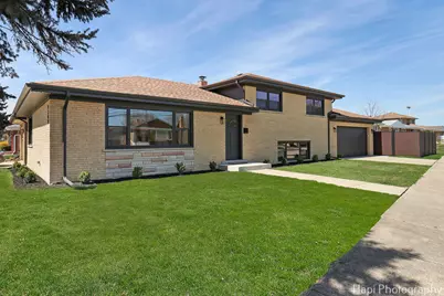 8300 W Coral Drive, Norridge, IL 60706 - Photo 1