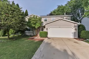 636 N Lyle Ave, Elgin, IL 60123 - Photo 1