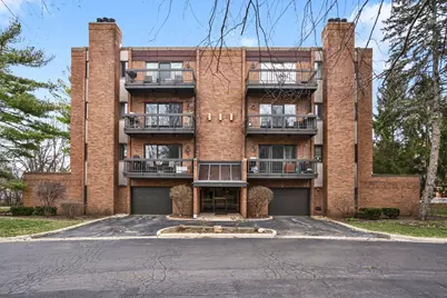 10 Trafalgar Square #403, Lincolnshire, IL 60069 - Photo 1