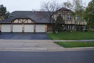 1304 N Streamwood Ln, Vernon Hills, IL 60061 - Photo 1