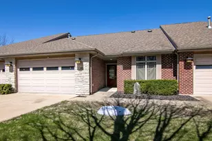 102 River Run Dr, Saint Anne, IL 60964 - Photo 1