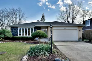 821 Chestnut Ln, Darien, IL 60561 - Photo 1