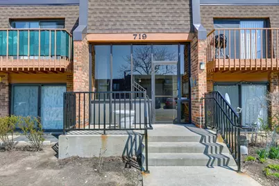 719 N Killarney Court #2B, Schaumburg, IL 60193 - Photo 1