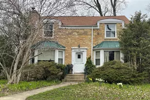 6908 N Mendota Ave, Chicago, IL 60646 - Photo 1