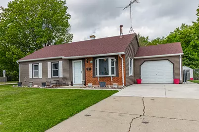 1010 S Park Boulevard, Streamwood, IL 60107 - Photo 1