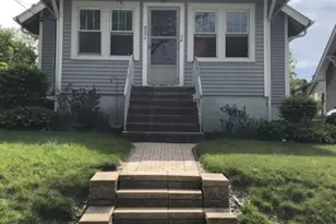 627 S 2nd St, Saint Charles, IL 60174 - Photo 1