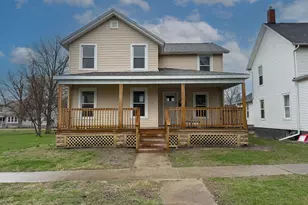 212 E Ash St, Watseka, IL 60970 - Photo 1