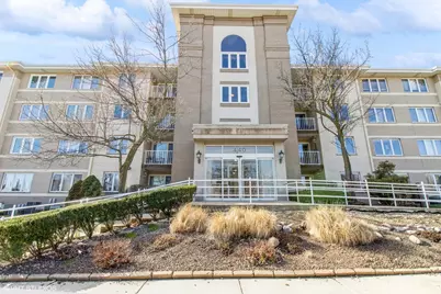 440 E Montrose Avenue #202, Wood Dale, IL 60191 - Photo 1