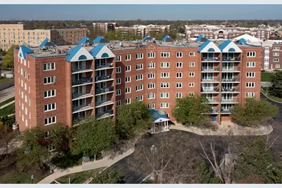 7120 N Milwaukee Avenue #303, Niles, IL 60714 - Photo 1