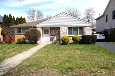 891 E Grant Drive, Des Plaines, IL 60016 - Photo 1