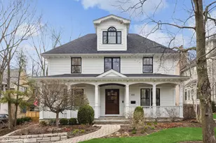 535 Walker Rd, Hinsdale, IL 60521 - Photo 1