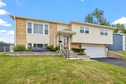7821 Dalewood Parkway, Woodridge, IL 60517 - Photo 1