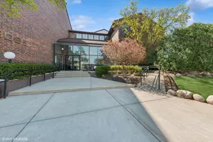 3085 Pheasant Creek Dr, Northbrook, IL 60062 - Photo 1