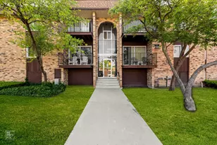 1185 Higgins Quarters Dr, Hoffman Estates, IL 60169 - Photo 1