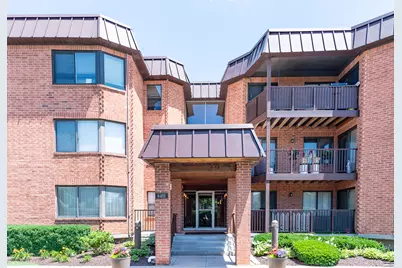 6401 Clarendon Hills Road #302, Willowbrook, IL 60527 - Photo 1