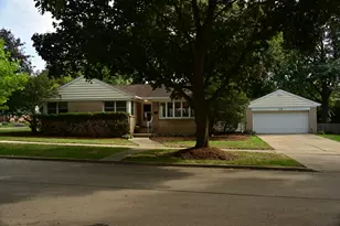 20 N Waverly St, Mount Prospect, IL 60056 - Photo 1