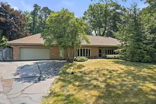 2425 Bradley Rd, Rockford, IL 61107 - Photo 1