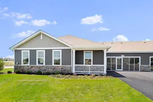 1068 Williamsburg St, Pingree Grove, IL 60140 - Photo 1