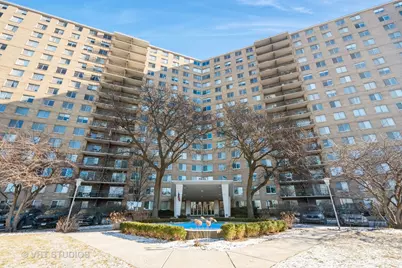 7033 N Kedzie Avenue #504, Chicago, IL 60645 - Photo 1