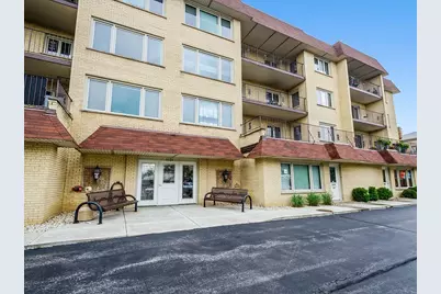 6121 N Northwest Highway #104, Chicago, IL 60631 - Photo 1