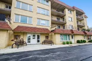 6121 N Northwest Hwy, Chicago, IL 60631 - Photo 1