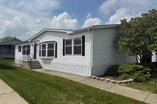 70 Begonia Dr, Matteson, IL 60443 - Photo 1