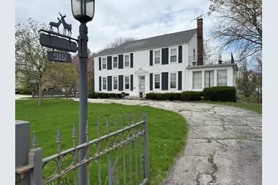 916 W Campbell Street, Arlington Heights, IL 60005 - Photo 1