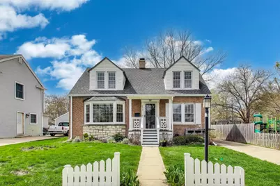 974 S 2nd Avenue, Des Plaines, IL 60016 - Photo 1