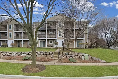 104 E Winchester Road #E, Libertyville, IL 60048 - Photo 1