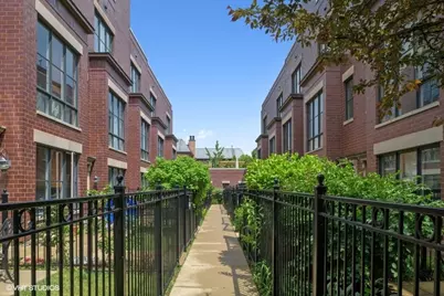 2709 N Hermitage Avenue, Chicago, IL 60614 - Photo 1