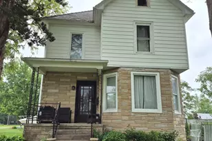 305 E Jackson St, Cullom, IL 60929 - Photo 1