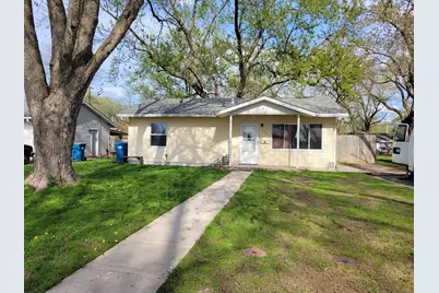 376 S Longwood Drive, Kankakee, IL 60901 - Photo 1