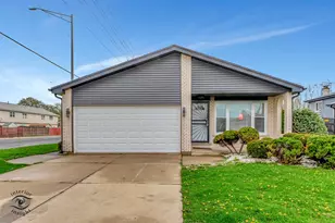 267 Escanaba Ave, Calumet City, IL 60409 - Photo 1