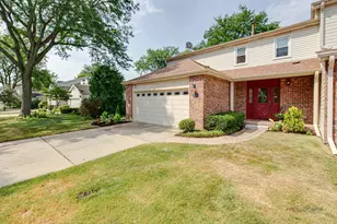 602 Dunsten Cir, Northbrook, IL 60062 - Photo 1