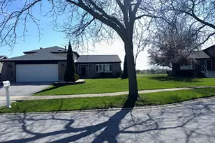 749 Old Meadow Rd, Matteson, IL 60443 - Photo 1