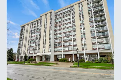 33 N Main Street #4L, Lombard, IL 60148 - Photo 1