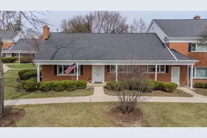 806 Chanticleer Lane #806, Hinsdale, IL 60521 - Photo 1