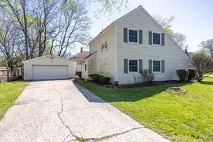 301 Oscar Ave, Joliet, IL 60433 - Photo 1