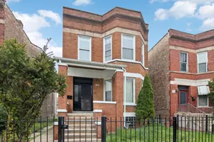 1752 E 72nd Pl, Chicago, IL 60649 - Photo 1