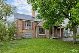 33 Chestnut Ave, Clarendon Hills, IL 60514 - Photo 1