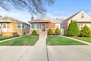 4825 S Kilpatrick Ave, Chicago, IL 60632 - Photo 1