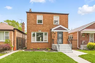 8907 S Luella Ave, Chicago, IL 60617 - Photo 1