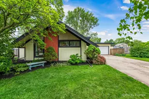 24 Cayman Dr, Montgomery, IL 60538 - Photo 1