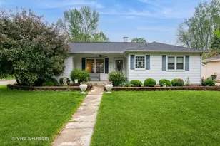 224 Howard Ave, East Dundee, IL 60118 - Photo 1