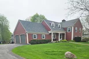 726 Parkside Dr, Sycamore, IL 60178 - Photo 1