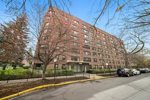 4880 N Marine Dr, Chicago, IL 60640 - Photo 1